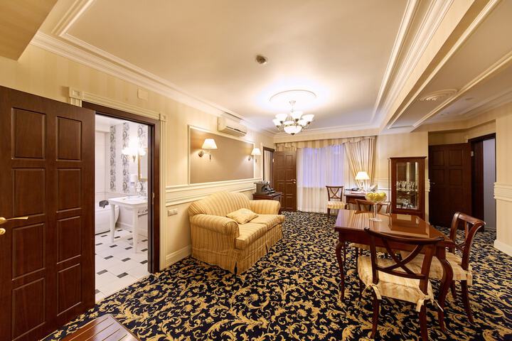 Room 17 of 75