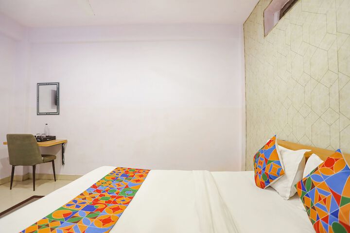 Room 28 of 33