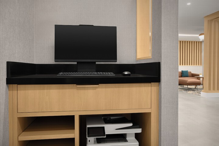 Business Center 83 of 89