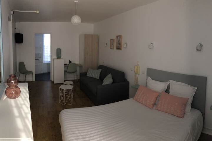 Room 3 of 39