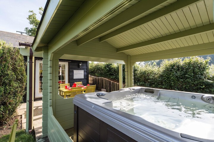 Hot Tub 136 of 150