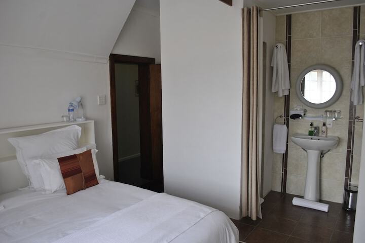 Room 15 of 109