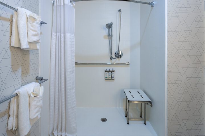 Room 12 of 41