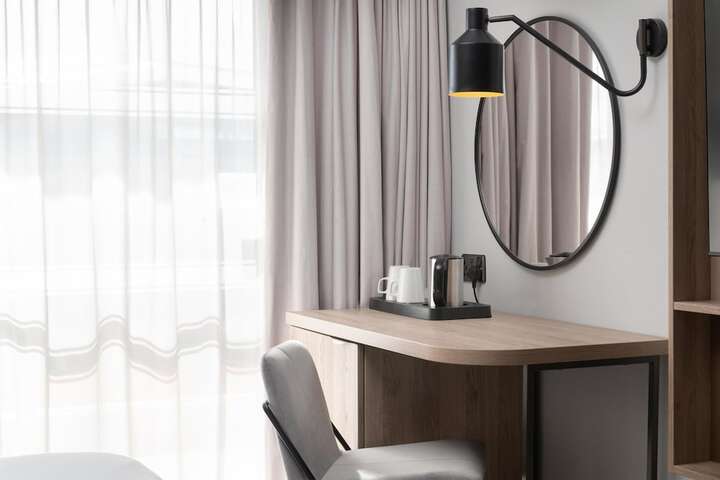 Room 13 of 60