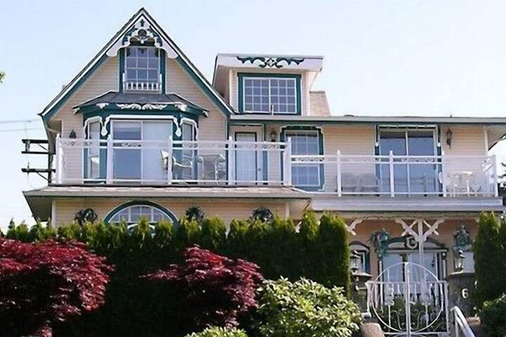 Ocean Breeze B & B
