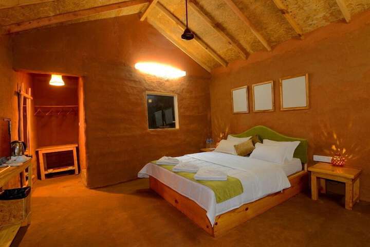 Room 9 of 10