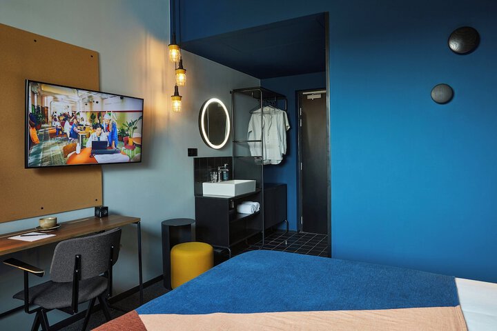 Room 40 of 123