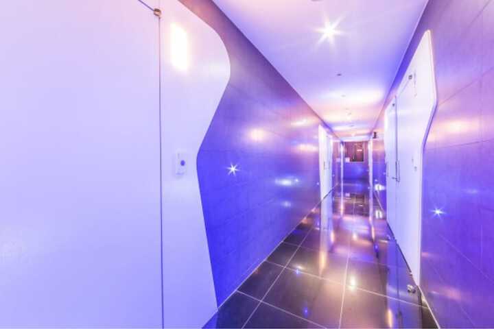 Ballroom/Hall 36 of 39