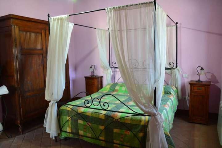 Room 15 of 68
