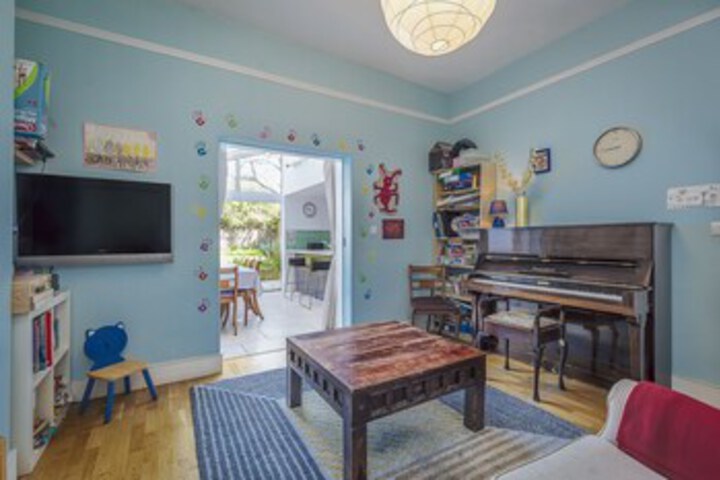 Room 15 of 38