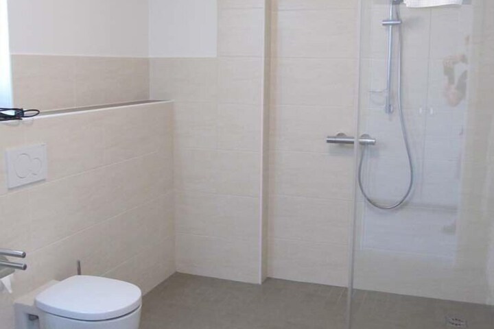 Room 35 of 114