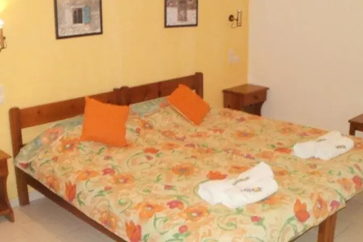 Room 2 of 9