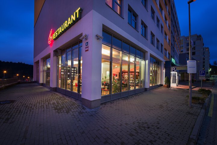 Hotel Entry