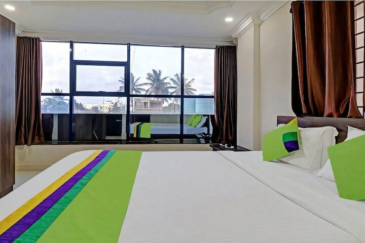 Room 3 of 16
