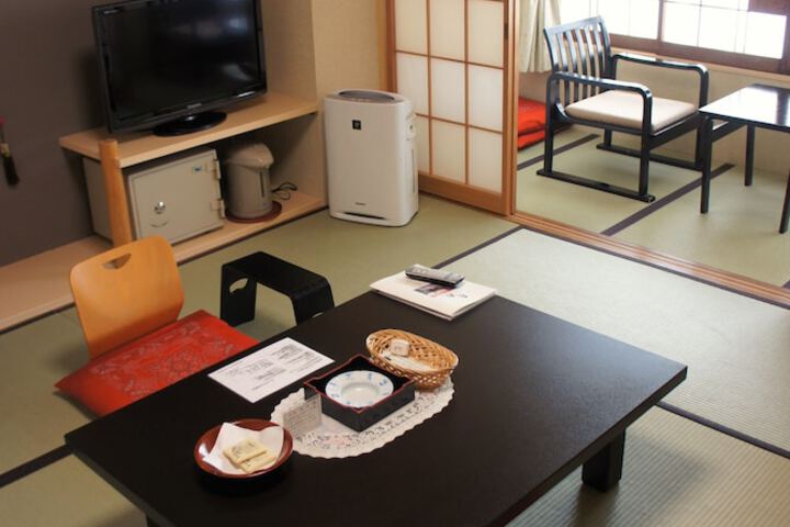 Room 16 of 75