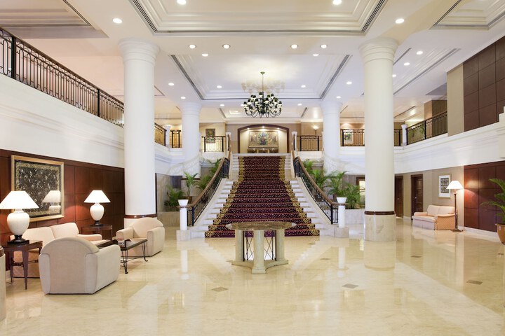 Entrance & Lobby