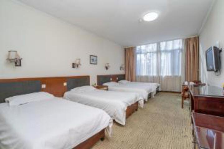 Room 14 of 16