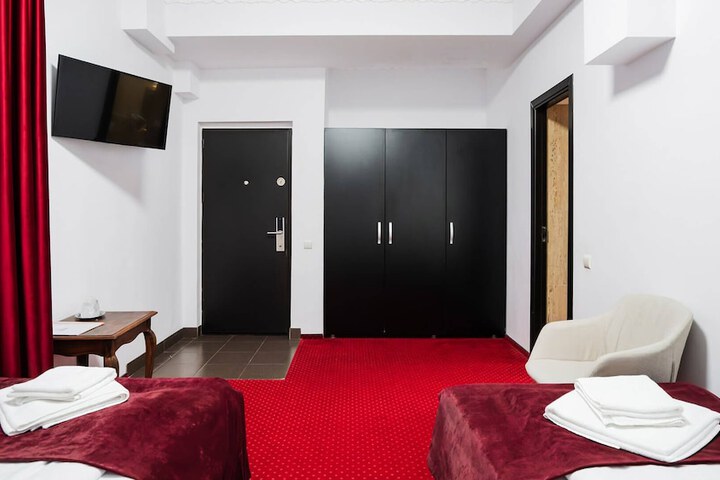 Room 17 of 191