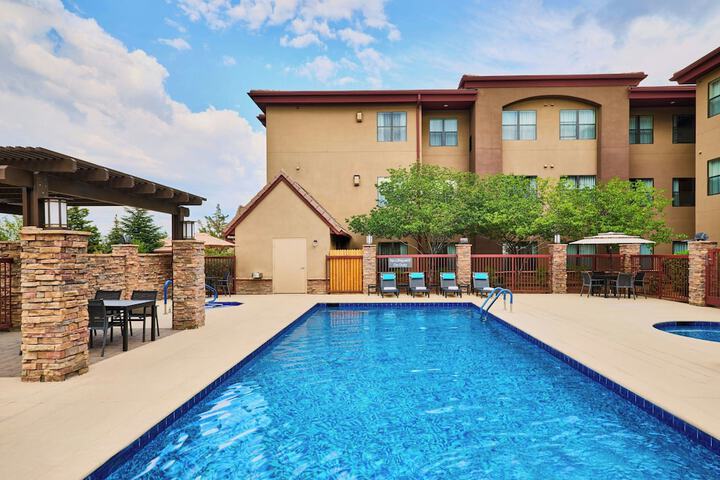 Pool 41 of 83