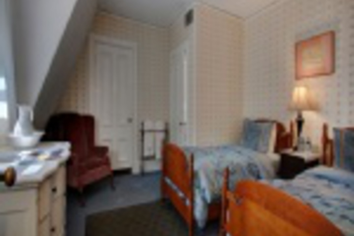 Room 205 of 408