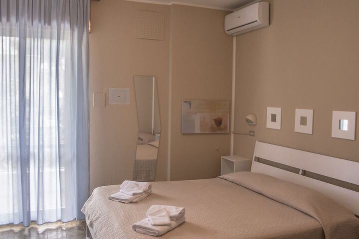 Room 20 of 32