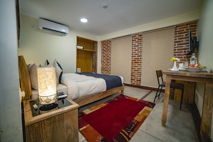 Room 5 of 47
