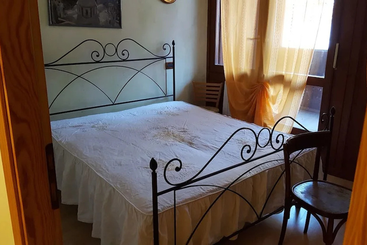 Room 4 of 17