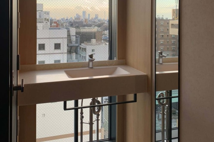Room 27 of 51