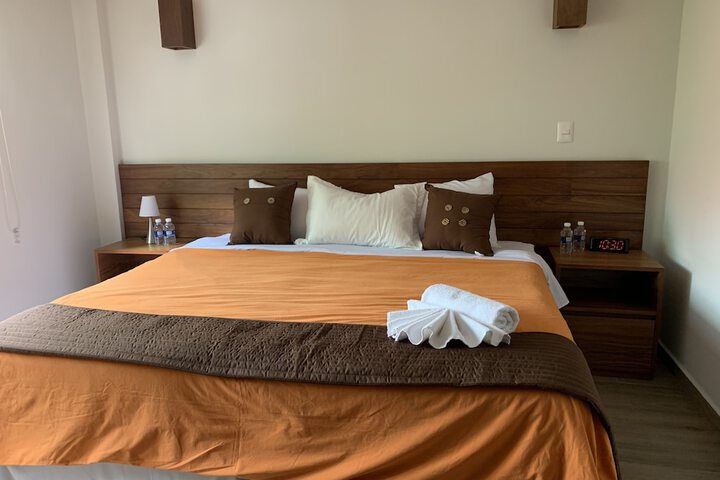 Room 4 of 17