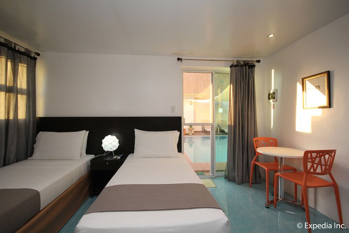 Room 11 of 29