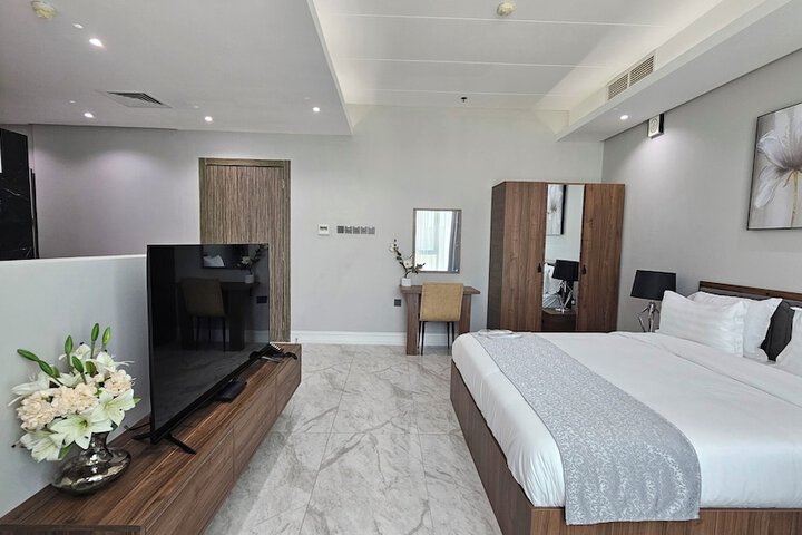Room 14 of 42