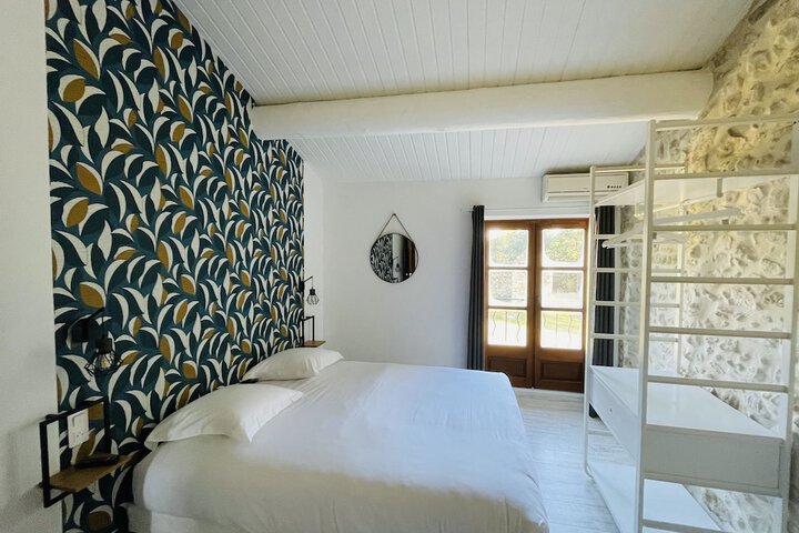 Room 9 of 34