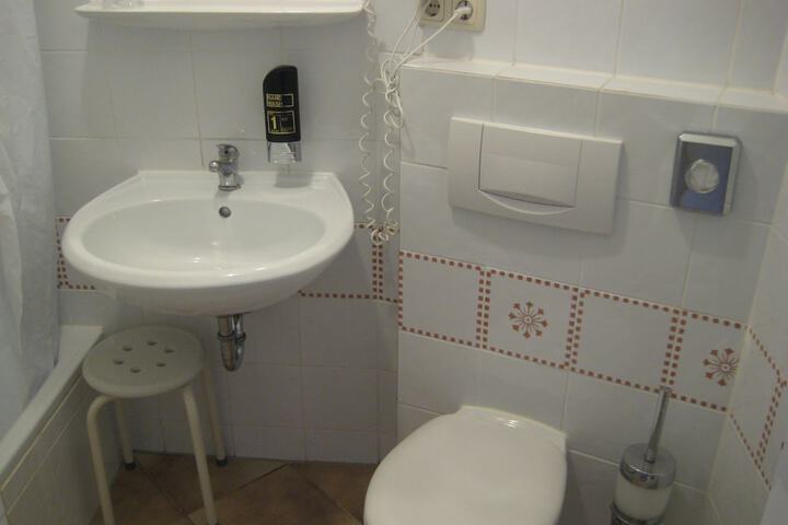 Room 47 of 73