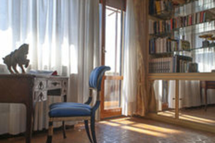 Room 12 of 28