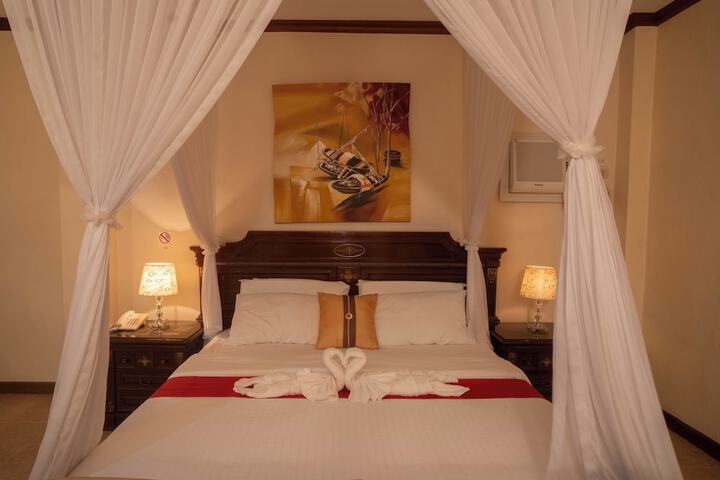 Room 3 of 53
