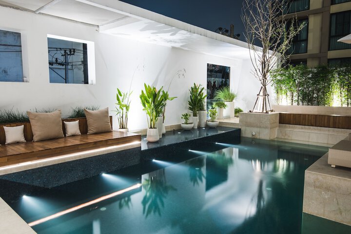 Pool 28 of 52