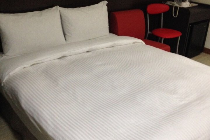 Room 2 of 11