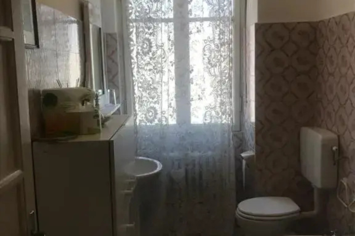 Room 7 of 10