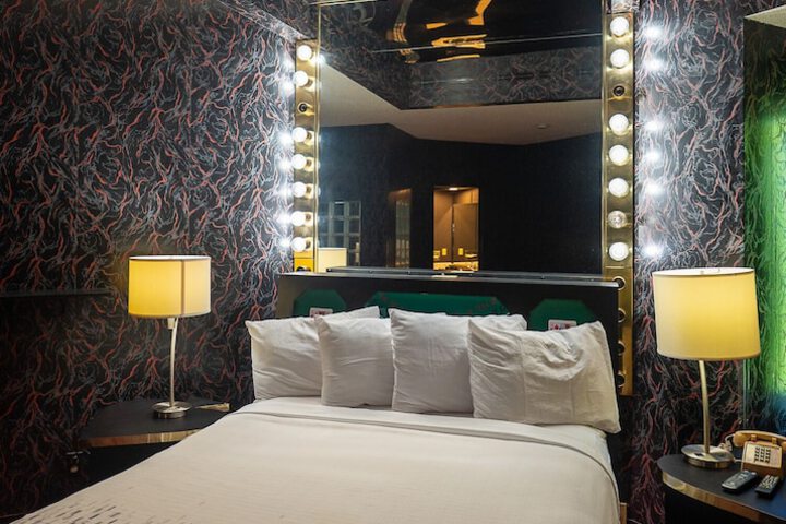 Room 226 of 293