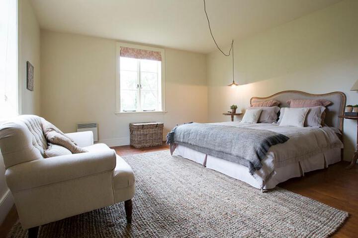 Room 1 of 6