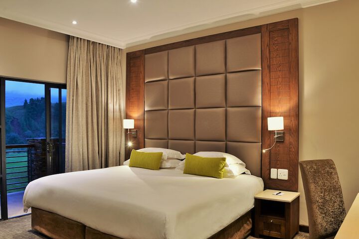 Room 6 of 96