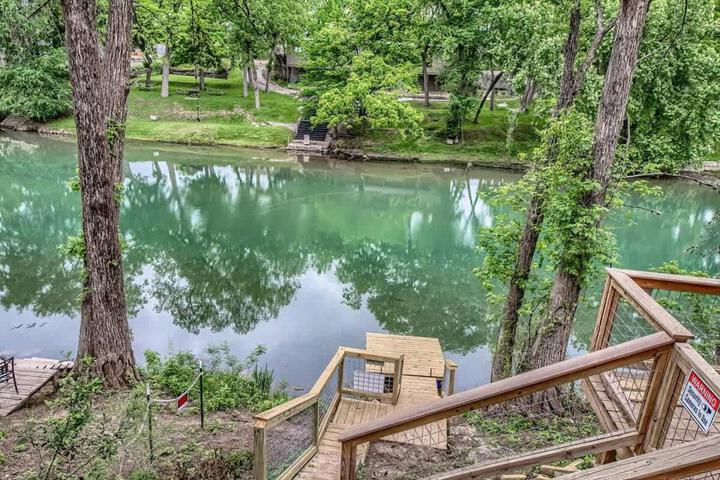 Image of CL 954 River Cliff Retreat