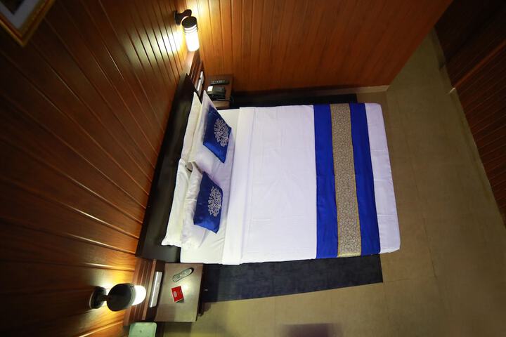 Room 15 of 16