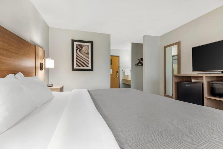 Room 7 of 34