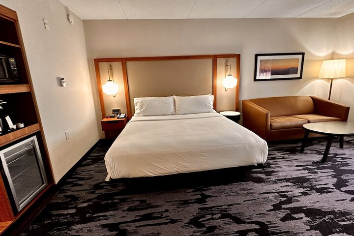 Room 38 of 74