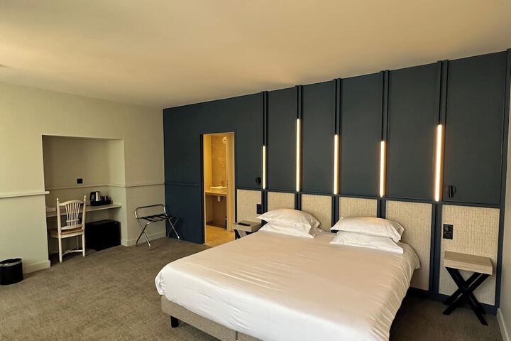 Room 27 of 50