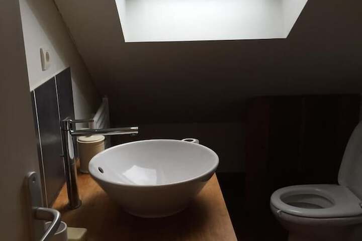 Room 8 of 8