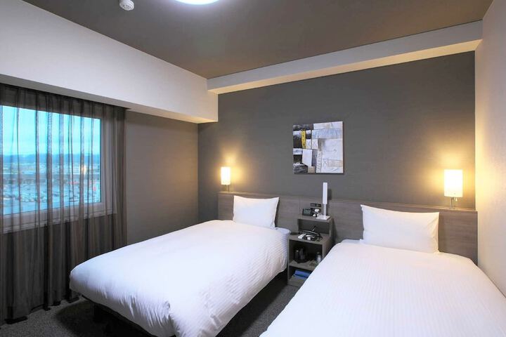 Room 5 of 27