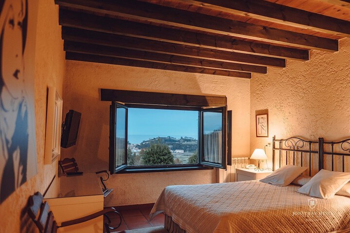 Room 5 of 80