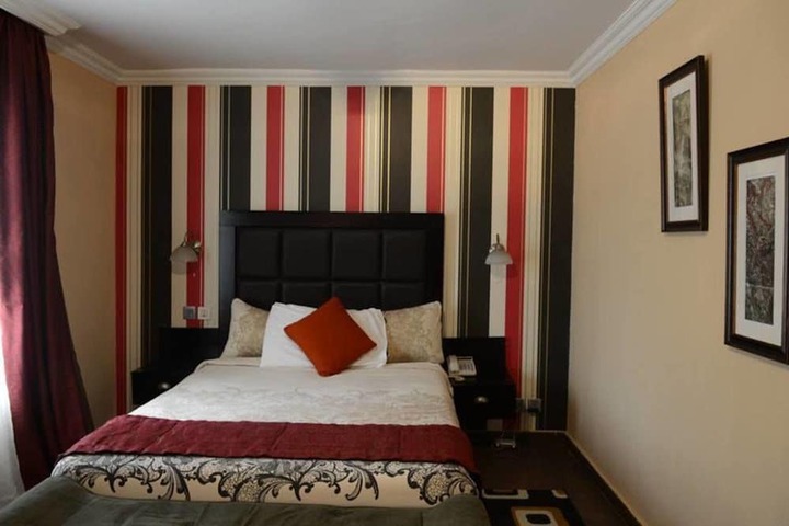Room 7 of 38
